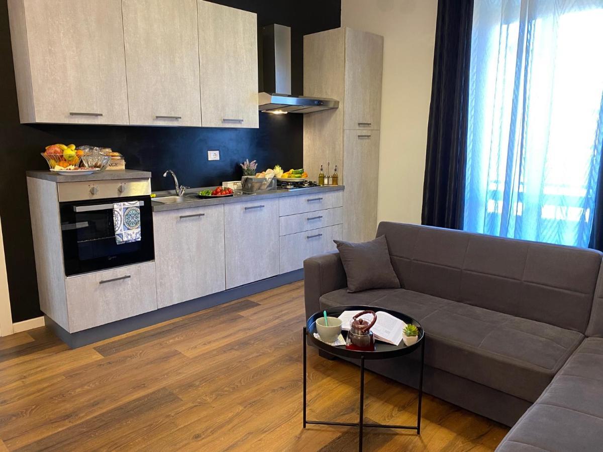 ホテル La Casa Di Alan テルニ エクステリア 写真